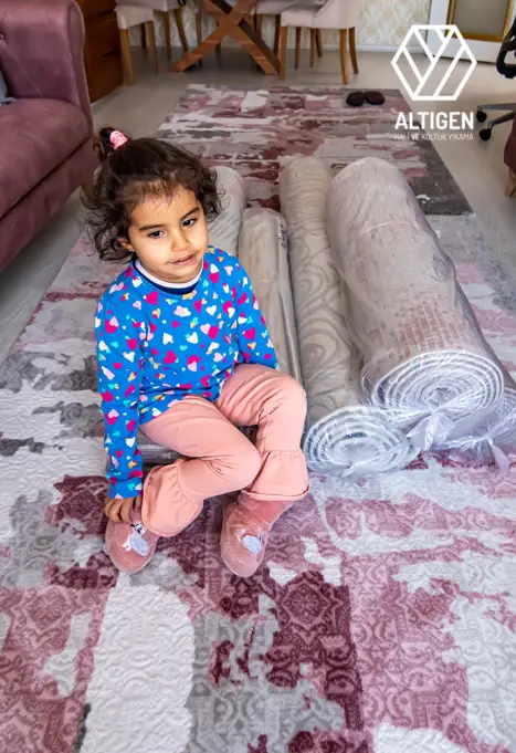 Ana Sayfa 6 Hızlı halı teslimat hizmetimiz ile halılarınızı en kısa sürede temizleyip size teslim ediyoruz. Profesyonel temizlik ve zamanında teslimat garantisiyle, halılarınızın hijyenini ve temizliğini hızla sağlıyoruz.